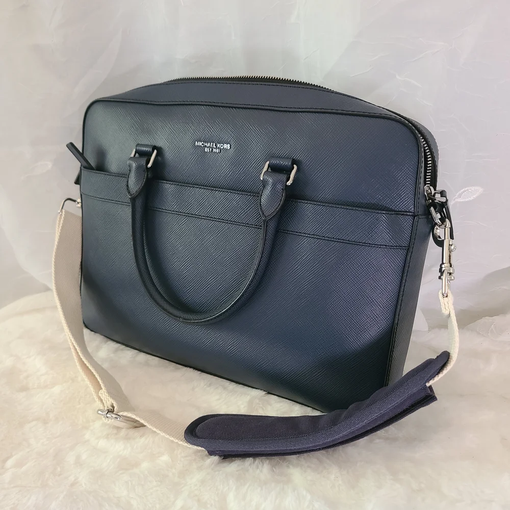 UNISEX Michael Kors Men’s Cooper Briefcase/Laptop Bag in Navy Saffiano Leather - Picture 11 of 11